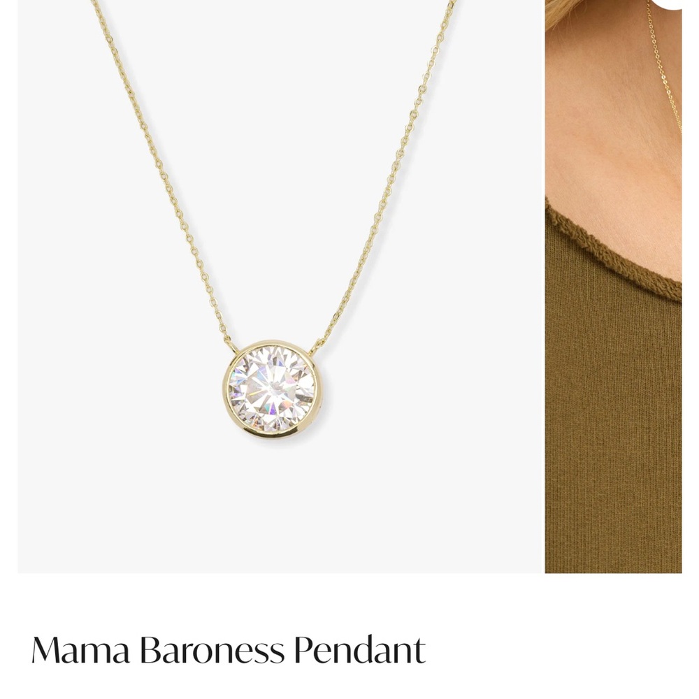 Melinda Maria NWT Mama Baroness Pendant
Gold White Diamondettes